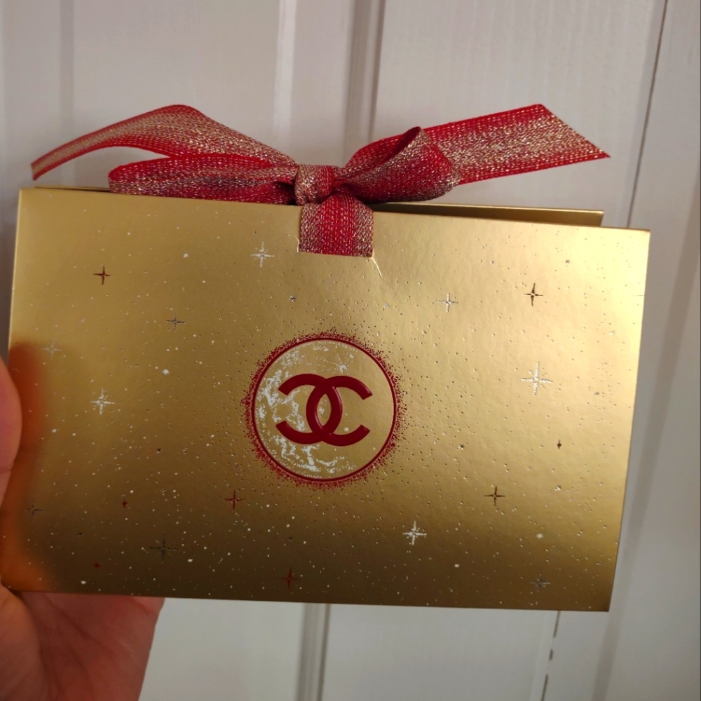 Limited edition small holiday bag 2022, brand new